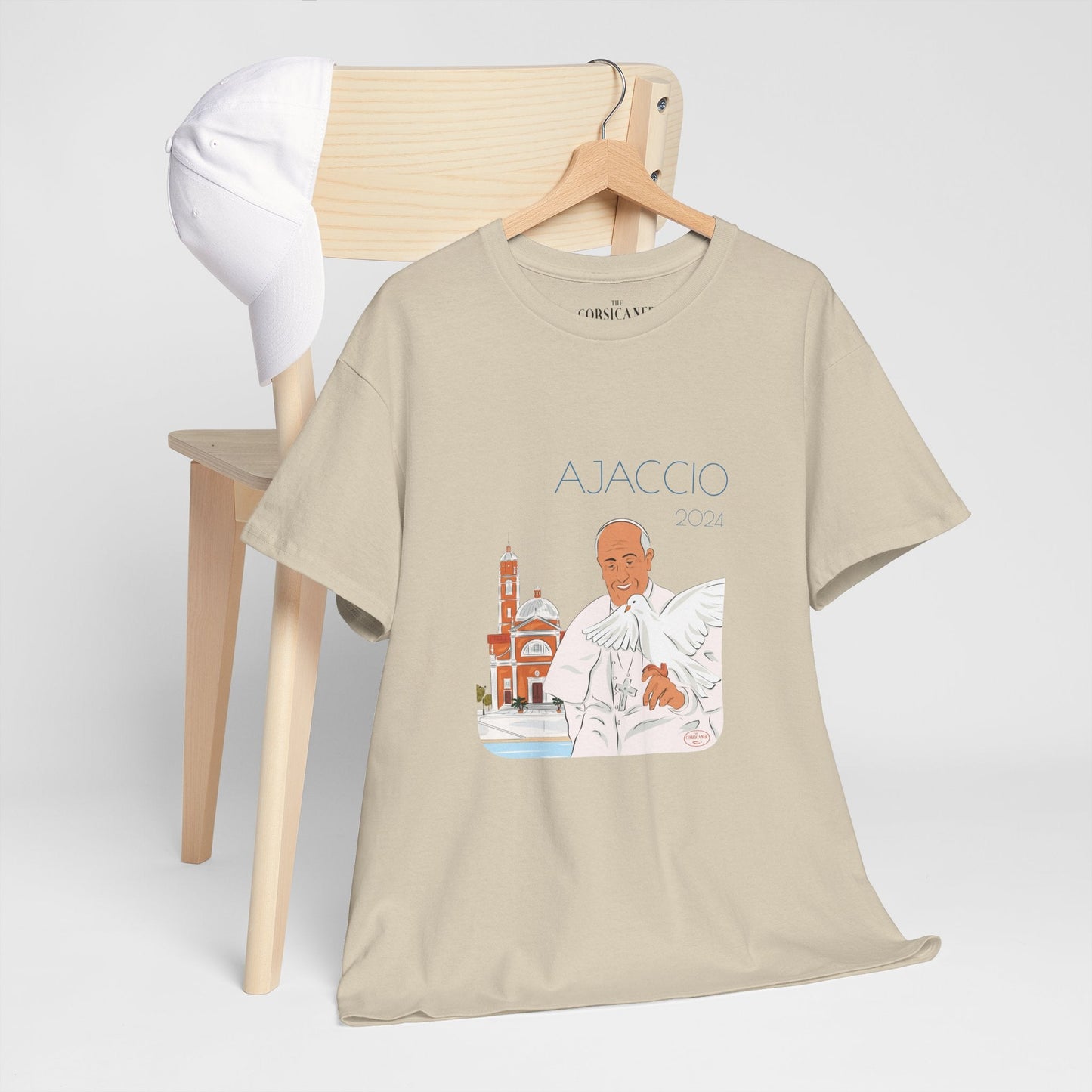 "Le Pape François à Ajaccio" fond clair - T-shirt unisexe 100% coton éco - responsable - The Corsicaner